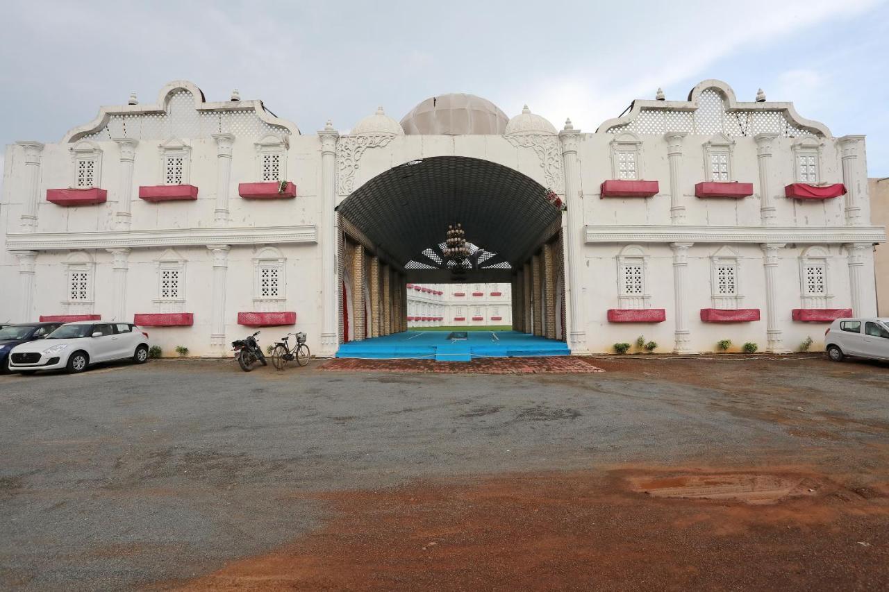 Oyo 18965 Parampara Garden Dharmpura Exterior foto